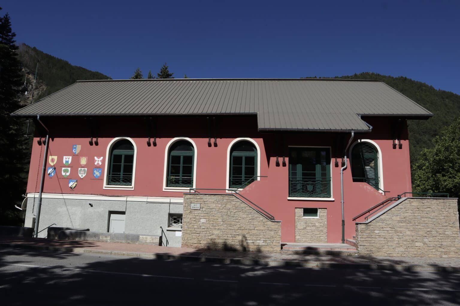 Exterieur Salle Reine Marie d'Anjou 1 ⓒLoucheMaeva