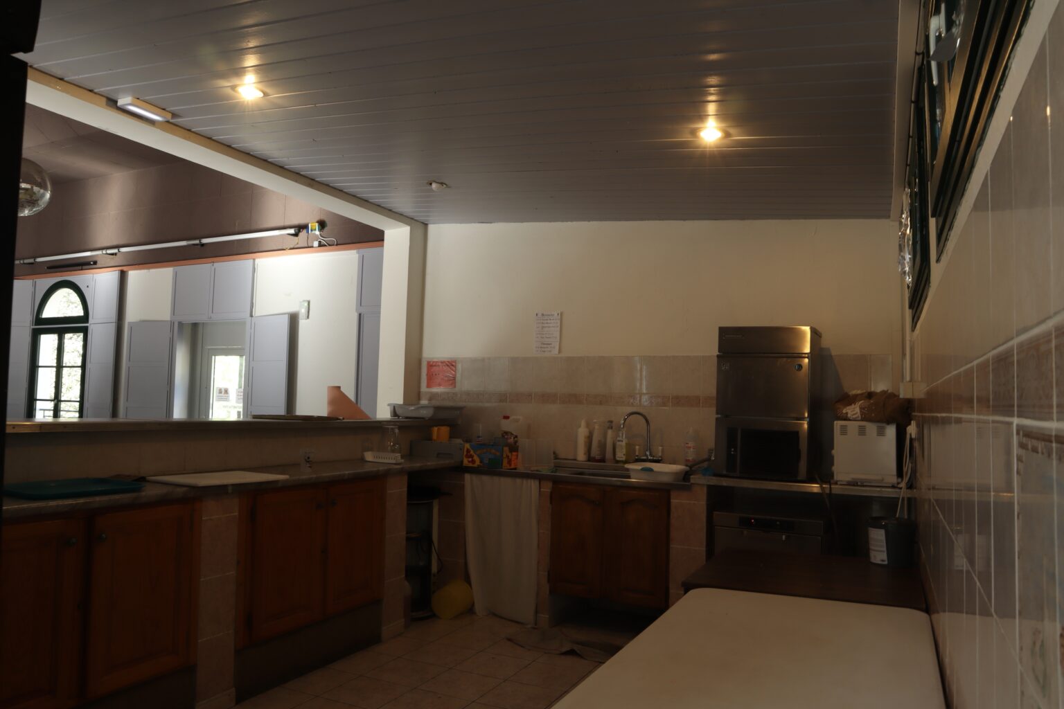 Interieur Cuisine Salle Marie d'Anjou 1 ⓒLoucheMaeva